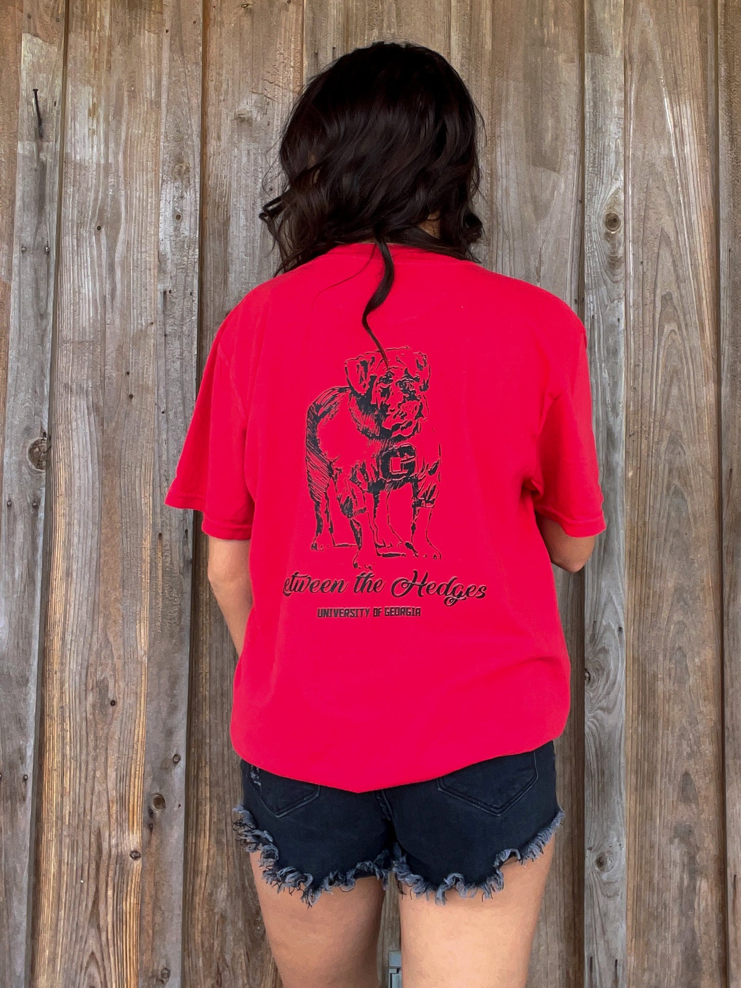 Between The Hedges Tee - Southern Obsession Co.