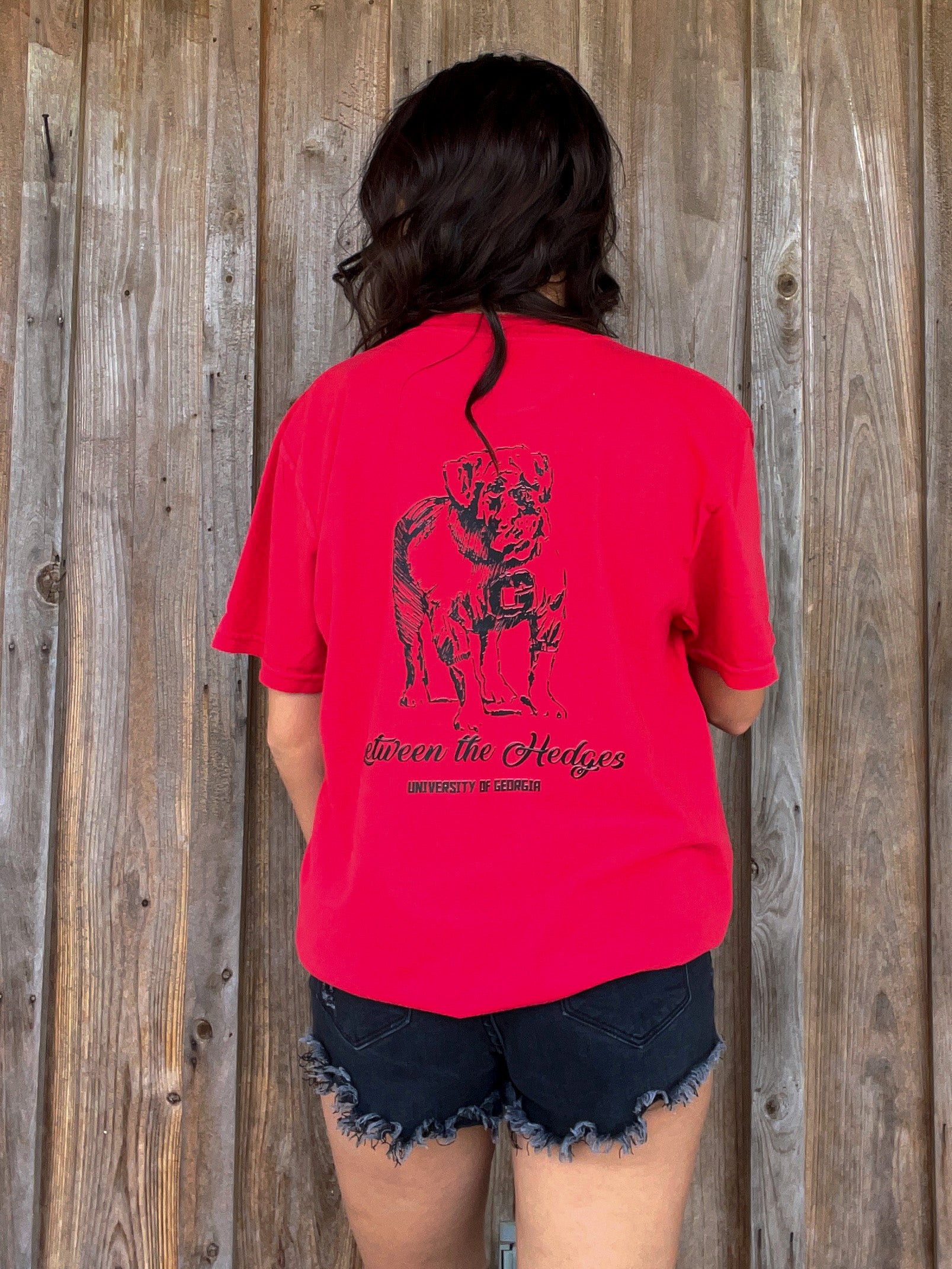 Between The Hedges Tee - Southern Obsession Co.