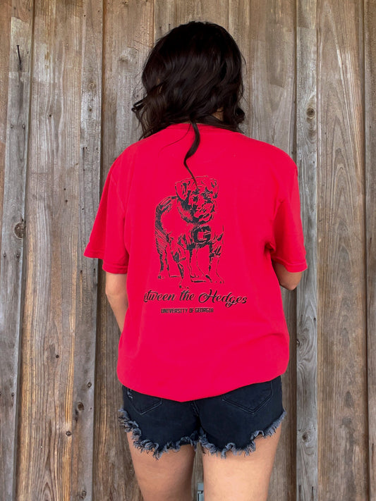 Between The Hedges Tee - Southern Obsession Co.